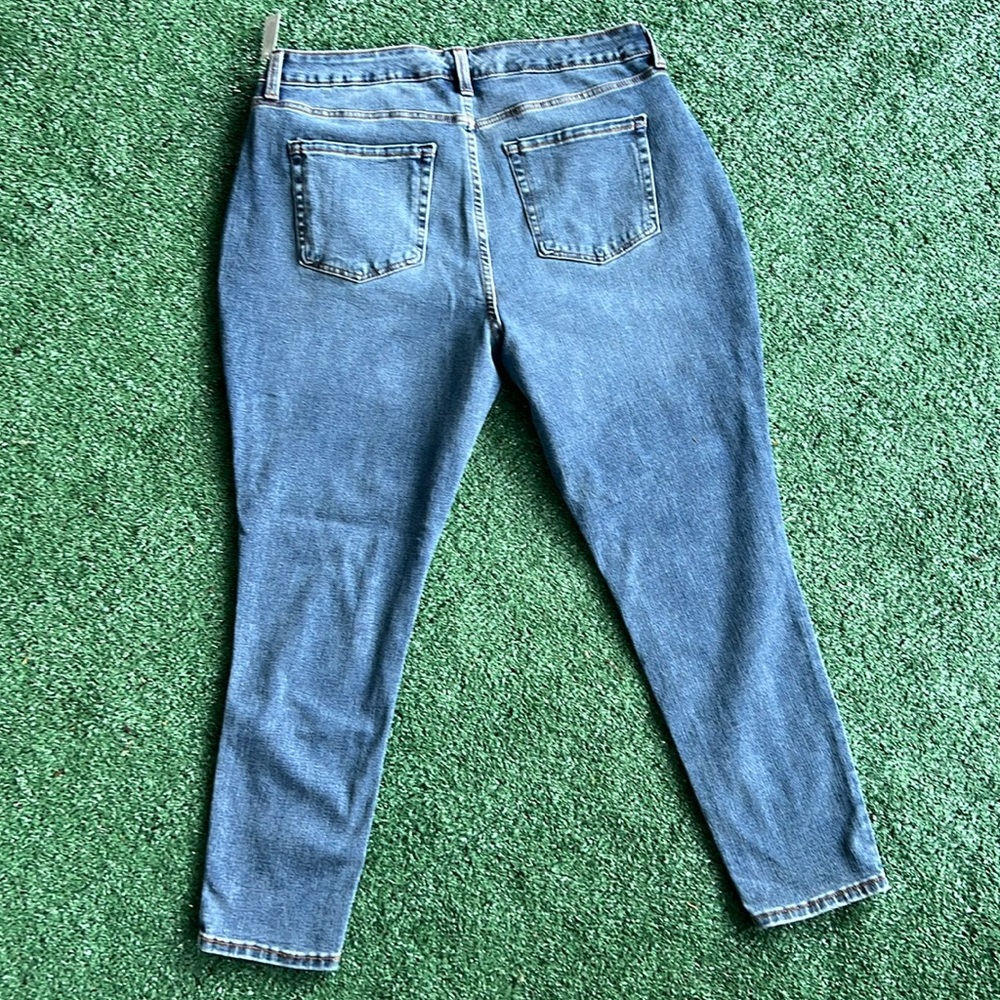 Time And Tru size 16 SHORT.